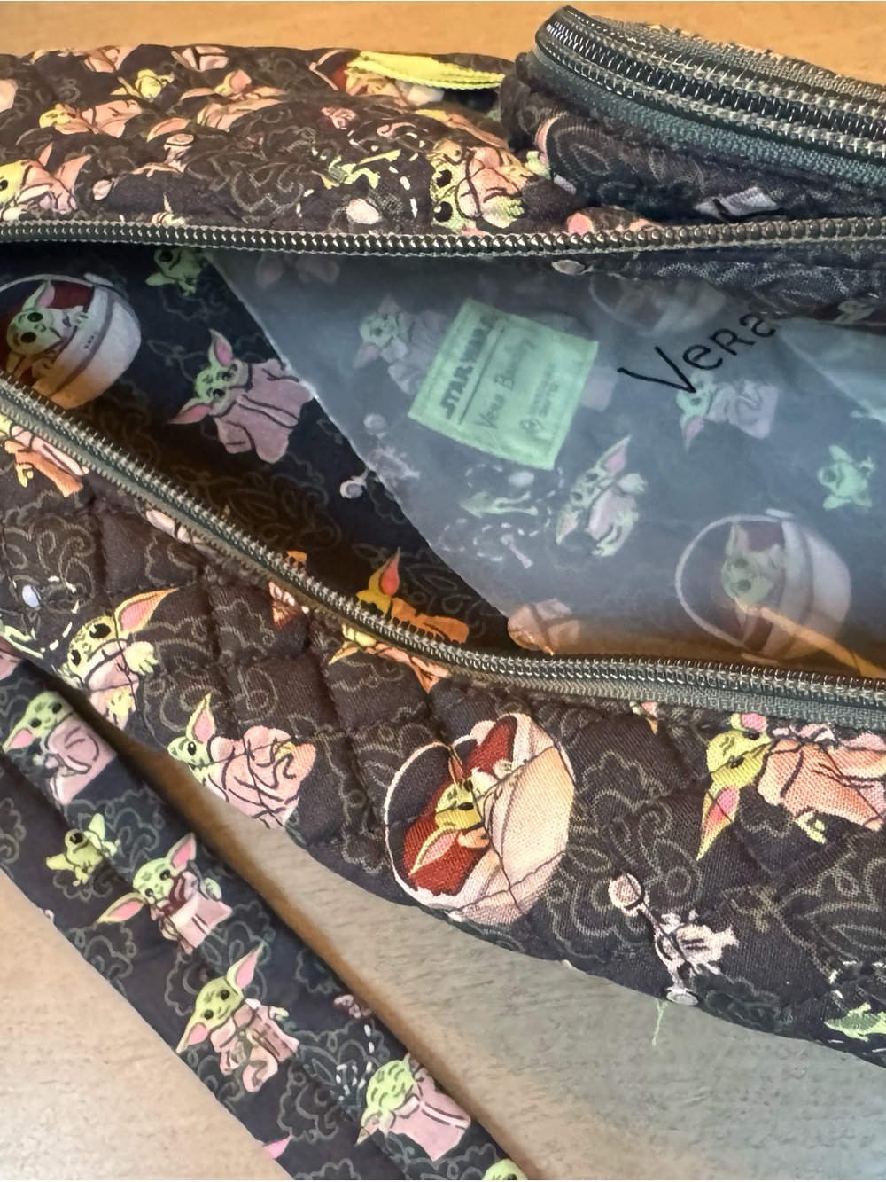 Vera Bradley Black Quilted Sling with Green and Pink Baby Yoda Print Star Wars - Picture 5 of 8